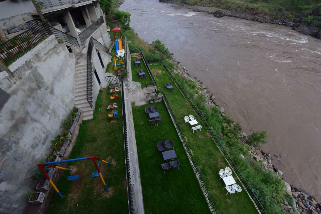 La Orilla Hotel&Restaurant Muzaffarabad Esterno foto